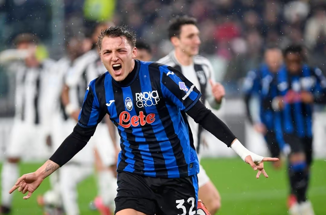 问鼎娱乐平台关于那不勒斯迎德甲关键赛；转会期远射贴柱；球迷炸锅；轮换策略成焦点的信息