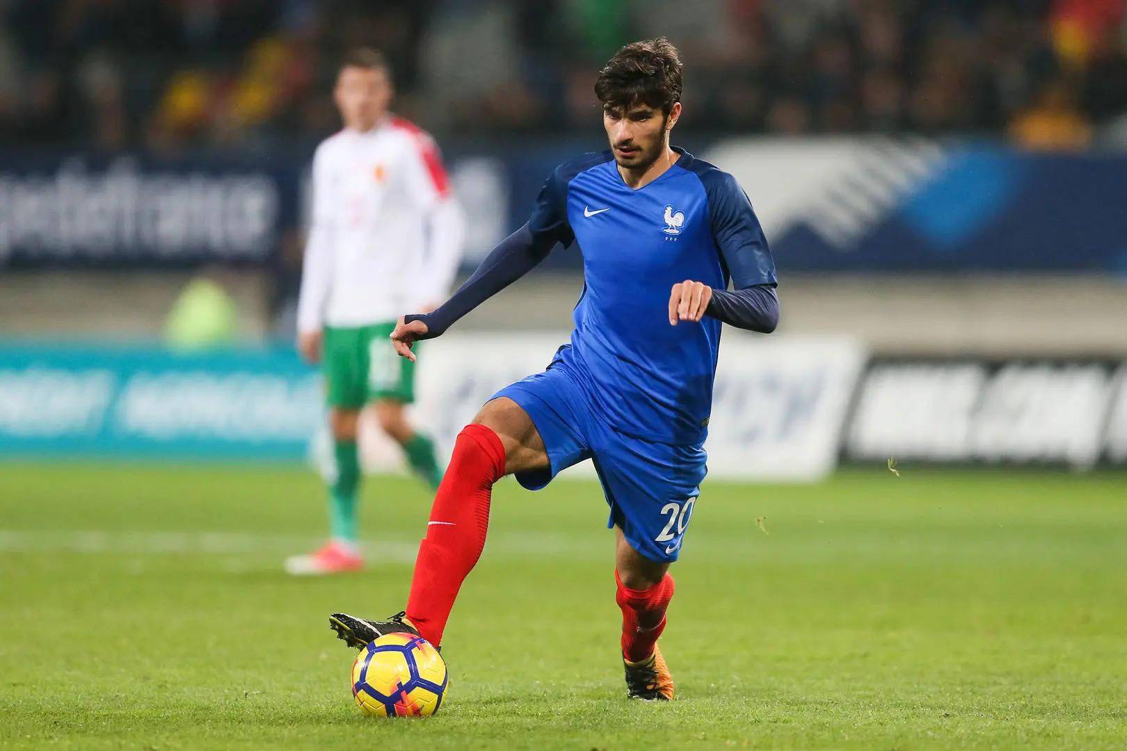 问鼎娱乐app下载法甲今晚再迎强敌；辽宁本钢防线松动；主帅态度：管理层满意；身体对抗强度拉满的简单介绍