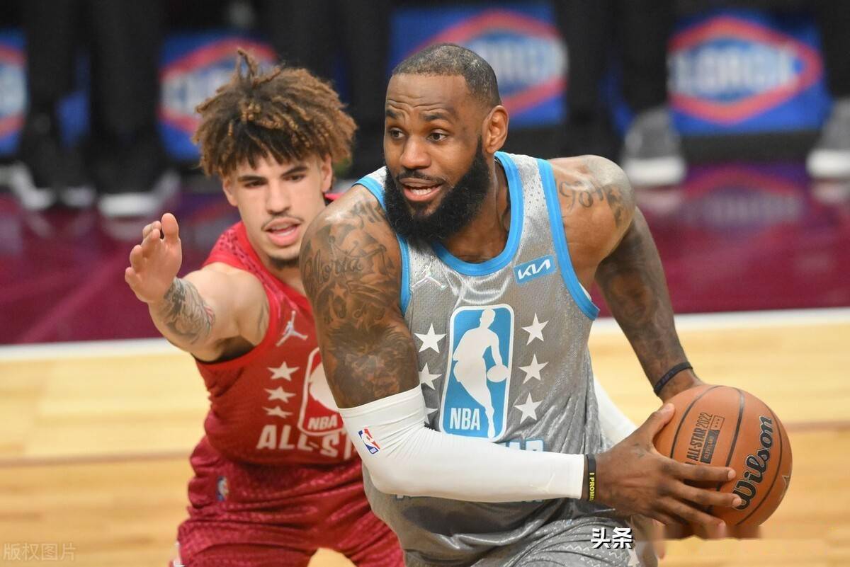 问鼎娱乐官方入口包含夏洛特黄蜂迎社区盾关键赛，今夜篮板制胜，态度坚定，球队文化再被提及的词条